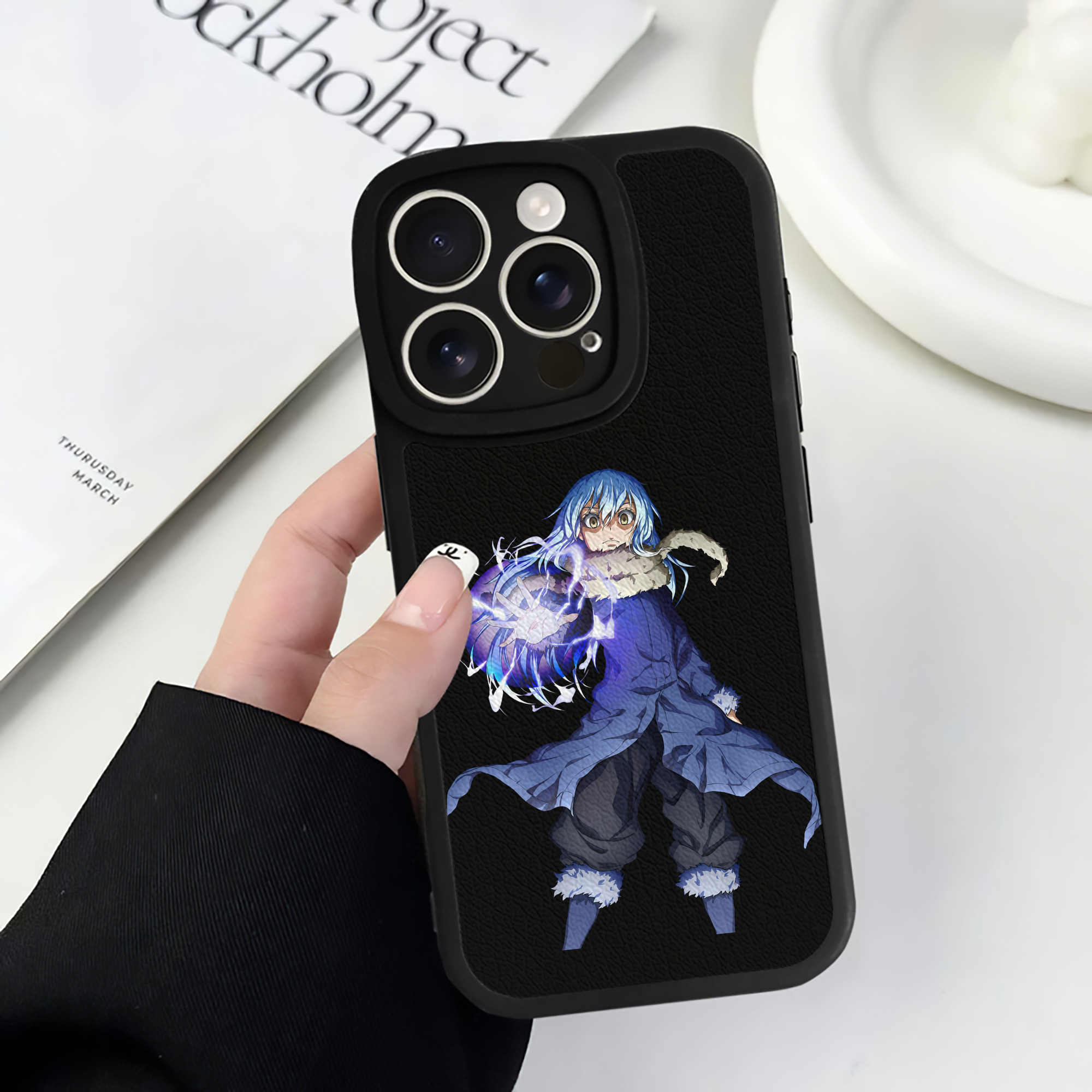 （画像用） 転スラ Regarding Reincarnated to Slime 【iPhone 16シリーズ対応】シリコンスマホケース（レザー調） 材質：シリコン